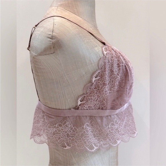 Madewell Lace Bralette in‎ Light Lavender Color - Picture 3 of 12